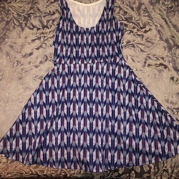 Patterned Dress - Picture 2 of 3